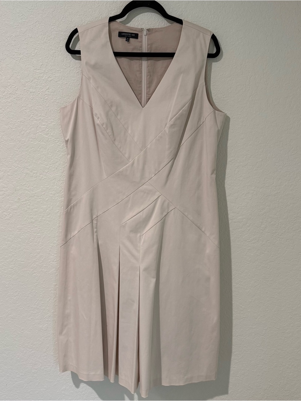Lafayette 148 New York Sleeveless Pleated Sheath Midi Dress V-neck Light Beige